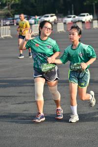 BIB: 087
                            <button type="button" onclick="openModal(4921537)" class="btn btn-primary btn-sm float-right btn-popup" data-toggle="modal" data-target=".modal-high-quality">
                        <i class="fas fa-shopping-cart"></i> Add to Cart
                    </button>
                                            <button type="button" onclick="isThisMe(4921537, true)" class="btn btn-success btn-sm float-right btn-popup btn-isme hidden" data-toggle="tooltip" data-placement="bottom" title="นี่คือรูปของคุณใช่ไหม คลิกที่นี่เพื่อเอาเข้าอัลบั้ม">
                        <i class="fas fa-plus"></i> Add to album
                    </button>
                    <button type="button" onclick="isThisMe(4921537, false)" class="btn btn-warning btn-sm float-right btn-popup btn-isnotme hidden">
                        <i class="fas fa-ban"></i> Remove from album
                    </button>