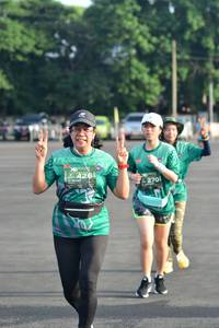 BIB: 426, 270
                            <button type="button" onclick="openModal(4903096)" class="btn btn-primary btn-sm float-right btn-popup" data-toggle="modal" data-target=".modal-high-quality">
                        <i class="fas fa-shopping-cart"></i> Add to Cart
                    </button>
                                            <button type="button" onclick="isThisMe(4903096, true)" class="btn btn-success btn-sm float-right btn-popup btn-isme hidden" data-toggle="tooltip" data-placement="bottom" title="นี่คือรูปของคุณใช่ไหม คลิกที่นี่เพื่อเอาเข้าอัลบั้ม">
                        <i class="fas fa-plus"></i> Add to album
                    </button>
                    <button type="button" onclick="isThisMe(4903096, false)" class="btn btn-warning btn-sm float-right btn-popup btn-isnotme hidden">
                        <i class="fas fa-ban"></i> Remove from album
                    </button>