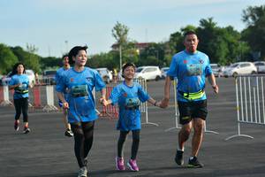 BIB: 139, 641
                            <button type="button" onclick="openModal(4940869)" class="btn btn-primary btn-sm float-right btn-popup" data-toggle="modal" data-target=".modal-high-quality">
                        <i class="fas fa-shopping-cart"></i> Add to Cart
                    </button>
                                            <button type="button" onclick="isThisMe(4940869, true)" class="btn btn-success btn-sm float-right btn-popup btn-isme hidden" data-toggle="tooltip" data-placement="bottom" title="นี่คือรูปของคุณใช่ไหม คลิกที่นี่เพื่อเอาเข้าอัลบั้ม">
                        <i class="fas fa-plus"></i> Add to album
                    </button>
                    <button type="button" onclick="isThisMe(4940869, false)" class="btn btn-warning btn-sm float-right btn-popup btn-isnotme hidden">
                        <i class="fas fa-ban"></i> Remove from album
                    </button>