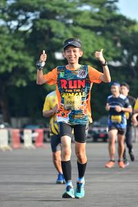 BIB: 0451
                            <button type="button" onclick="openModal(4992538)" class="btn btn-primary btn-sm float-right btn-popup" data-toggle="modal" data-target=".modal-high-quality">
                        <i class="fas fa-shopping-cart"></i> Add to Cart
                    </button>
                                            <button type="button" onclick="isThisMe(4992538, true)" class="btn btn-success btn-sm float-right btn-popup btn-isme hidden" data-toggle="tooltip" data-placement="bottom" title="นี่คือรูปของคุณใช่ไหม คลิกที่นี่เพื่อเอาเข้าอัลบั้ม">
                        <i class="fas fa-plus"></i> Add to album
                    </button>
                    <button type="button" onclick="isThisMe(4992538, false)" class="btn btn-warning btn-sm float-right btn-popup btn-isnotme hidden">
                        <i class="fas fa-ban"></i> Remove from album
                    </button>