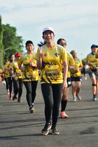 BIB: 0945
                            <button type="button" onclick="openModal(5202934)" class="btn btn-primary btn-sm float-right btn-popup" data-toggle="modal" data-target=".modal-high-quality">
                        <i class="fas fa-shopping-cart"></i> Add to Cart
                    </button>
                                            <button type="button" onclick="isThisMe(5202934, true)" class="btn btn-success btn-sm float-right btn-popup btn-isme hidden" data-toggle="tooltip" data-placement="bottom" title="นี่คือรูปของคุณใช่ไหม คลิกที่นี่เพื่อเอาเข้าอัลบั้ม">
                        <i class="fas fa-plus"></i> Add to album
                    </button>
                    <button type="button" onclick="isThisMe(5202934, false)" class="btn btn-warning btn-sm float-right btn-popup btn-isnotme hidden">
                        <i class="fas fa-ban"></i> Remove from album
                    </button>
