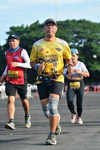 BIB: 0984, 
                            <button type="button" onclick="openModal(5140331)" class="btn btn-primary btn-sm float-right btn-popup" data-toggle="modal" data-target=".modal-high-quality">
                        <i class="fas fa-shopping-cart"></i> Add to Cart
                    </button>
                                            <button type="button" onclick="isThisMe(5140331, true)" class="btn btn-success btn-sm float-right btn-popup btn-isme hidden" data-toggle="tooltip" data-placement="bottom" title="นี่คือรูปของคุณใช่ไหม คลิกที่นี่เพื่อเอาเข้าอัลบั้ม">
                        <i class="fas fa-plus"></i> Add to album
                    </button>
                    <button type="button" onclick="isThisMe(5140331, false)" class="btn btn-warning btn-sm float-right btn-popup btn-isnotme hidden">
                        <i class="fas fa-ban"></i> Remove from album
                    </button>