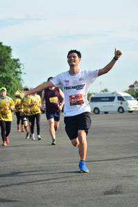 BIB: 0300
                            <button type="button" onclick="openModal(5182972)" class="btn btn-primary btn-sm float-right btn-popup" data-toggle="modal" data-target=".modal-high-quality">
                        <i class="fas fa-shopping-cart"></i> Add to Cart
                    </button>
                                            <button type="button" onclick="isThisMe(5182972, true)" class="btn btn-success btn-sm float-right btn-popup btn-isme hidden" data-toggle="tooltip" data-placement="bottom" title="นี่คือรูปของคุณใช่ไหม คลิกที่นี่เพื่อเอาเข้าอัลบั้ม">
                        <i class="fas fa-plus"></i> Add to album
                    </button>
                    <button type="button" onclick="isThisMe(5182972, false)" class="btn btn-warning btn-sm float-right btn-popup btn-isnotme hidden">
                        <i class="fas fa-ban"></i> Remove from album
                    </button>