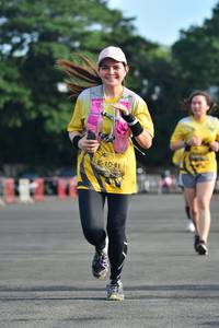 BIB: 1041
                            <button type="button" onclick="openModal(5187680)" class="btn btn-primary btn-sm float-right btn-popup" data-toggle="modal" data-target=".modal-high-quality">
                        <i class="fas fa-shopping-cart"></i> Add to Cart
                    </button>
                                            <button type="button" onclick="isThisMe(5187680, true)" class="btn btn-success btn-sm float-right btn-popup btn-isme hidden" data-toggle="tooltip" data-placement="bottom" title="นี่คือรูปของคุณใช่ไหม คลิกที่นี่เพื่อเอาเข้าอัลบั้ม">
                        <i class="fas fa-plus"></i> Add to album
                    </button>
                    <button type="button" onclick="isThisMe(5187680, false)" class="btn btn-warning btn-sm float-right btn-popup btn-isnotme hidden">
                        <i class="fas fa-ban"></i> Remove from album
                    </button>