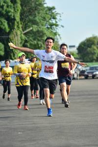 BIB: 0300
                            <button type="button" onclick="openModal(5182817)" class="btn btn-primary btn-sm float-right btn-popup" data-toggle="modal" data-target=".modal-high-quality">
                        <i class="fas fa-shopping-cart"></i> Add to Cart
                    </button>
                                            <button type="button" onclick="isThisMe(5182817, true)" class="btn btn-success btn-sm float-right btn-popup btn-isme hidden" data-toggle="tooltip" data-placement="bottom" title="นี่คือรูปของคุณใช่ไหม คลิกที่นี่เพื่อเอาเข้าอัลบั้ม">
                        <i class="fas fa-plus"></i> Add to album
                    </button>
                    <button type="button" onclick="isThisMe(5182817, false)" class="btn btn-warning btn-sm float-right btn-popup btn-isnotme hidden">
                        <i class="fas fa-ban"></i> Remove from album
                    </button>