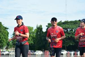BIB: 0263, 0085, 0063
                            <button type="button" onclick="openModal(5153563)" class="btn btn-primary btn-sm float-right btn-popup" data-toggle="modal" data-target=".modal-high-quality">
                        <i class="fas fa-shopping-cart"></i> Add to Cart
                    </button>
                                            <button type="button" onclick="isThisMe(5153563, true)" class="btn btn-success btn-sm float-right btn-popup btn-isme hidden" data-toggle="tooltip" data-placement="bottom" title="นี่คือรูปของคุณใช่ไหม คลิกที่นี่เพื่อเอาเข้าอัลบั้ม">
                        <i class="fas fa-plus"></i> Add to album
                    </button>
                    <button type="button" onclick="isThisMe(5153563, false)" class="btn btn-warning btn-sm float-right btn-popup btn-isnotme hidden">
                        <i class="fas fa-ban"></i> Remove from album
                    </button>