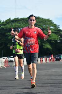 BIB: 0131, 278
                            <button type="button" onclick="openModal(5204893)" class="btn btn-primary btn-sm float-right btn-popup" data-toggle="modal" data-target=".modal-high-quality">
                        <i class="fas fa-shopping-cart"></i> Add to Cart
                    </button>
                                            <button type="button" onclick="isThisMe(5204893, true)" class="btn btn-success btn-sm float-right btn-popup btn-isme hidden" data-toggle="tooltip" data-placement="bottom" title="นี่คือรูปของคุณใช่ไหม คลิกที่นี่เพื่อเอาเข้าอัลบั้ม">
                        <i class="fas fa-plus"></i> Add to album
                    </button>
                    <button type="button" onclick="isThisMe(5204893, false)" class="btn btn-warning btn-sm float-right btn-popup btn-isnotme hidden">
                        <i class="fas fa-ban"></i> Remove from album
                    </button>