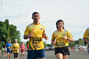 BIB: 0806
                            <button type="button" onclick="openModal(5204612)" class="btn btn-primary btn-sm float-right btn-popup" data-toggle="modal" data-target=".modal-high-quality">
                        <i class="fas fa-shopping-cart"></i> Add to Cart
                    </button>
                                            <button type="button" onclick="isThisMe(5204612, true)" class="btn btn-success btn-sm float-right btn-popup btn-isme hidden" data-toggle="tooltip" data-placement="bottom" title="นี่คือรูปของคุณใช่ไหม คลิกที่นี่เพื่อเอาเข้าอัลบั้ม">
                        <i class="fas fa-plus"></i> Add to album
                    </button>
                    <button type="button" onclick="isThisMe(5204612, false)" class="btn btn-warning btn-sm float-right btn-popup btn-isnotme hidden">
                        <i class="fas fa-ban"></i> Remove from album
                    </button>