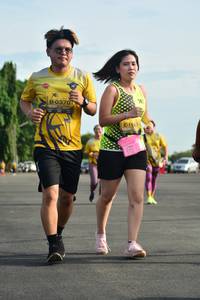 BIB: 0370, 1163
                            <button type="button" onclick="openModal(5205466)" class="btn btn-primary btn-sm float-right btn-popup" data-toggle="modal" data-target=".modal-high-quality">
                        <i class="fas fa-shopping-cart"></i> Add to Cart
                    </button>
                                            <button type="button" onclick="isThisMe(5205466, true)" class="btn btn-success btn-sm float-right btn-popup btn-isme hidden" data-toggle="tooltip" data-placement="bottom" title="นี่คือรูปของคุณใช่ไหม คลิกที่นี่เพื่อเอาเข้าอัลบั้ม">
                        <i class="fas fa-plus"></i> Add to album
                    </button>
                    <button type="button" onclick="isThisMe(5205466, false)" class="btn btn-warning btn-sm float-right btn-popup btn-isnotme hidden">
                        <i class="fas fa-ban"></i> Remove from album
                    </button>