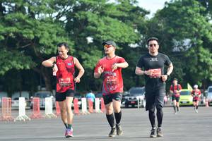 BIB: 202, 0184, 02241
                            <button type="button" onclick="openModal(5205368)" class="btn btn-primary btn-sm float-right btn-popup" data-toggle="modal" data-target=".modal-high-quality">
                        <i class="fas fa-shopping-cart"></i> Add to Cart
                    </button>
                                            <button type="button" onclick="isThisMe(5205368, true)" class="btn btn-success btn-sm float-right btn-popup btn-isme hidden" data-toggle="tooltip" data-placement="bottom" title="นี่คือรูปของคุณใช่ไหม คลิกที่นี่เพื่อเอาเข้าอัลบั้ม">
                        <i class="fas fa-plus"></i> Add to album
                    </button>
                    <button type="button" onclick="isThisMe(5205368, false)" class="btn btn-warning btn-sm float-right btn-popup btn-isnotme hidden">
                        <i class="fas fa-ban"></i> Remove from album
                    </button>