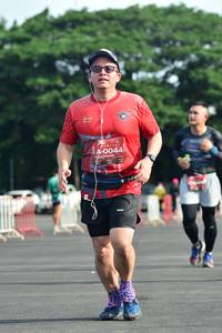 BIB: 044
                            <button type="button" onclick="openModal(5153492)" class="btn btn-primary btn-sm float-right btn-popup" data-toggle="modal" data-target=".modal-high-quality">
                        <i class="fas fa-shopping-cart"></i> Add to Cart
                    </button>
                                            <button type="button" onclick="isThisMe(5153492, true)" class="btn btn-success btn-sm float-right btn-popup btn-isme hidden" data-toggle="tooltip" data-placement="bottom" title="นี่คือรูปของคุณใช่ไหม คลิกที่นี่เพื่อเอาเข้าอัลบั้ม">
                        <i class="fas fa-plus"></i> Add to album
                    </button>
                    <button type="button" onclick="isThisMe(5153492, false)" class="btn btn-warning btn-sm float-right btn-popup btn-isnotme hidden">
                        <i class="fas fa-ban"></i> Remove from album
                    </button>