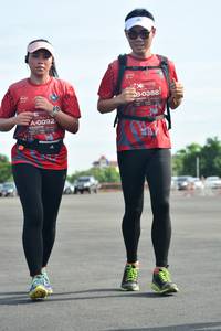 BIB: 0388, 0092
                            <button type="button" onclick="openModal(5154500)" class="btn btn-primary btn-sm float-right btn-popup" data-toggle="modal" data-target=".modal-high-quality">
                        <i class="fas fa-shopping-cart"></i> Add to Cart
                    </button>
                                            <button type="button" onclick="isThisMe(5154500, true)" class="btn btn-success btn-sm float-right btn-popup btn-isme hidden" data-toggle="tooltip" data-placement="bottom" title="นี่คือรูปของคุณใช่ไหม คลิกที่นี่เพื่อเอาเข้าอัลบั้ม">
                        <i class="fas fa-plus"></i> Add to album
                    </button>
                    <button type="button" onclick="isThisMe(5154500, false)" class="btn btn-warning btn-sm float-right btn-popup btn-isnotme hidden">
                        <i class="fas fa-ban"></i> Remove from album
                    </button>