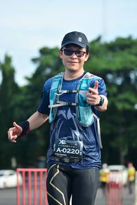 BIB: 0220
                            <button type="button" onclick="openModal(5162370)" class="btn btn-primary btn-sm float-right btn-popup" data-toggle="modal" data-target=".modal-high-quality">
                        <i class="fas fa-shopping-cart"></i> Add to Cart
                    </button>
                                            <button type="button" onclick="isThisMe(5162370, true)" class="btn btn-success btn-sm float-right btn-popup btn-isme hidden" data-toggle="tooltip" data-placement="bottom" title="นี่คือรูปของคุณใช่ไหม คลิกที่นี่เพื่อเอาเข้าอัลบั้ม">
                        <i class="fas fa-plus"></i> Add to album
                    </button>
                    <button type="button" onclick="isThisMe(5162370, false)" class="btn btn-warning btn-sm float-right btn-popup btn-isnotme hidden">
                        <i class="fas fa-ban"></i> Remove from album
                    </button>