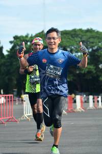 BIB: 0774, 0691
                            <button type="button" onclick="openModal(5157225)" class="btn btn-primary btn-sm float-right btn-popup" data-toggle="modal" data-target=".modal-high-quality">
                        <i class="fas fa-shopping-cart"></i> Add to Cart
                    </button>
                                            <button type="button" onclick="isThisMe(5157225, true)" class="btn btn-success btn-sm float-right btn-popup btn-isme hidden" data-toggle="tooltip" data-placement="bottom" title="นี่คือรูปของคุณใช่ไหม คลิกที่นี่เพื่อเอาเข้าอัลบั้ม">
                        <i class="fas fa-plus"></i> Add to album
                    </button>
                    <button type="button" onclick="isThisMe(5157225, false)" class="btn btn-warning btn-sm float-right btn-popup btn-isnotme hidden">
                        <i class="fas fa-ban"></i> Remove from album
                    </button>