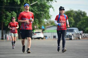 BIB: 0252
                            <button type="button" onclick="openModal(5161976)" class="btn btn-primary btn-sm float-right btn-popup" data-toggle="modal" data-target=".modal-high-quality">
                        <i class="fas fa-shopping-cart"></i> Add to Cart
                    </button>
                                            <button type="button" onclick="isThisMe(5161976, true)" class="btn btn-success btn-sm float-right btn-popup btn-isme hidden" data-toggle="tooltip" data-placement="bottom" title="นี่คือรูปของคุณใช่ไหม คลิกที่นี่เพื่อเอาเข้าอัลบั้ม">
                        <i class="fas fa-plus"></i> Add to album
                    </button>
                    <button type="button" onclick="isThisMe(5161976, false)" class="btn btn-warning btn-sm float-right btn-popup btn-isnotme hidden">
                        <i class="fas fa-ban"></i> Remove from album
                    </button>