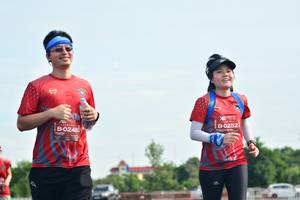 BIB: 0252, 0248
                            <button type="button" onclick="openModal(5162075)" class="btn btn-primary btn-sm float-right btn-popup" data-toggle="modal" data-target=".modal-high-quality">
                        <i class="fas fa-shopping-cart"></i> Add to Cart
                    </button>
                                            <button type="button" onclick="isThisMe(5162075, true)" class="btn btn-success btn-sm float-right btn-popup btn-isme hidden" data-toggle="tooltip" data-placement="bottom" title="นี่คือรูปของคุณใช่ไหม คลิกที่นี่เพื่อเอาเข้าอัลบั้ม">
                        <i class="fas fa-plus"></i> Add to album
                    </button>
                    <button type="button" onclick="isThisMe(5162075, false)" class="btn btn-warning btn-sm float-right btn-popup btn-isnotme hidden">
                        <i class="fas fa-ban"></i> Remove from album
                    </button>