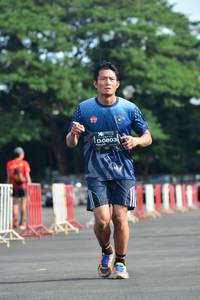 BIB: 0803
                            <button type="button" onclick="openModal(5157660)" class="btn btn-primary btn-sm float-right btn-popup" data-toggle="modal" data-target=".modal-high-quality">
                        <i class="fas fa-shopping-cart"></i> Add to Cart
                    </button>
                                            <button type="button" onclick="isThisMe(5157660, true)" class="btn btn-success btn-sm float-right btn-popup btn-isme hidden" data-toggle="tooltip" data-placement="bottom" title="นี่คือรูปของคุณใช่ไหม คลิกที่นี่เพื่อเอาเข้าอัลบั้ม">
                        <i class="fas fa-plus"></i> Add to album
                    </button>
                    <button type="button" onclick="isThisMe(5157660, false)" class="btn btn-warning btn-sm float-right btn-popup btn-isnotme hidden">
                        <i class="fas fa-ban"></i> Remove from album
                    </button>