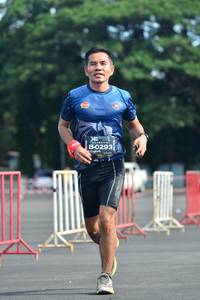 BIB: 0293
                            <button type="button" onclick="openModal(5162650)" class="btn btn-primary btn-sm float-right btn-popup" data-toggle="modal" data-target=".modal-high-quality">
                        <i class="fas fa-shopping-cart"></i> Add to Cart
                    </button>
                                            <button type="button" onclick="isThisMe(5162650, true)" class="btn btn-success btn-sm float-right btn-popup btn-isme hidden" data-toggle="tooltip" data-placement="bottom" title="นี่คือรูปของคุณใช่ไหม คลิกที่นี่เพื่อเอาเข้าอัลบั้ม">
                        <i class="fas fa-plus"></i> Add to album
                    </button>
                    <button type="button" onclick="isThisMe(5162650, false)" class="btn btn-warning btn-sm float-right btn-popup btn-isnotme hidden">
                        <i class="fas fa-ban"></i> Remove from album
                    </button>