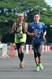 BIB: 0774, 0691
                            <button type="button" onclick="openModal(5157204)" class="btn btn-primary btn-sm float-right btn-popup" data-toggle="modal" data-target=".modal-high-quality">
                        <i class="fas fa-shopping-cart"></i> Add to Cart
                    </button>
                                            <button type="button" onclick="isThisMe(5157204, true)" class="btn btn-success btn-sm float-right btn-popup btn-isme hidden" data-toggle="tooltip" data-placement="bottom" title="นี่คือรูปของคุณใช่ไหม คลิกที่นี่เพื่อเอาเข้าอัลบั้ม">
                        <i class="fas fa-plus"></i> Add to album
                    </button>
                    <button type="button" onclick="isThisMe(5157204, false)" class="btn btn-warning btn-sm float-right btn-popup btn-isnotme hidden">
                        <i class="fas fa-ban"></i> Remove from album
                    </button>