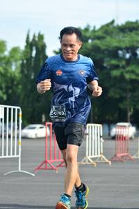 BIB: 0703
                            <button type="button" onclick="openModal(5160096)" class="btn btn-primary btn-sm float-right btn-popup" data-toggle="modal" data-target=".modal-high-quality">
                        <i class="fas fa-shopping-cart"></i> Add to Cart
                    </button>
                                            <button type="button" onclick="isThisMe(5160096, true)" class="btn btn-success btn-sm float-right btn-popup btn-isme hidden" data-toggle="tooltip" data-placement="bottom" title="นี่คือรูปของคุณใช่ไหม คลิกที่นี่เพื่อเอาเข้าอัลบั้ม">
                        <i class="fas fa-plus"></i> Add to album
                    </button>
                    <button type="button" onclick="isThisMe(5160096, false)" class="btn btn-warning btn-sm float-right btn-popup btn-isnotme hidden">
                        <i class="fas fa-ban"></i> Remove from album
                    </button>