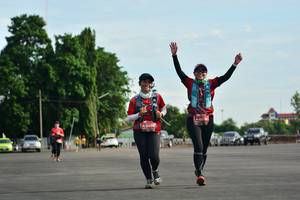 BIB: 0075
                            <button type="button" onclick="openModal(5159877)" class="btn btn-primary btn-sm float-right btn-popup" data-toggle="modal" data-target=".modal-high-quality">
                        <i class="fas fa-shopping-cart"></i> Add to Cart
                    </button>
                                            <button type="button" onclick="isThisMe(5159877, true)" class="btn btn-success btn-sm float-right btn-popup btn-isme hidden" data-toggle="tooltip" data-placement="bottom" title="นี่คือรูปของคุณใช่ไหม คลิกที่นี่เพื่อเอาเข้าอัลบั้ม">
                        <i class="fas fa-plus"></i> Add to album
                    </button>
                    <button type="button" onclick="isThisMe(5159877, false)" class="btn btn-warning btn-sm float-right btn-popup btn-isnotme hidden">
                        <i class="fas fa-ban"></i> Remove from album
                    </button>