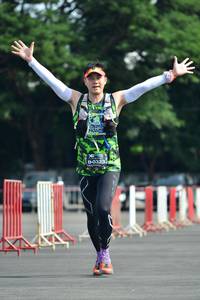 BIB: 032313
                            <button type="button" onclick="openModal(5171772)" class="btn btn-primary btn-sm float-right btn-popup" data-toggle="modal" data-target=".modal-high-quality">
                        <i class="fas fa-shopping-cart"></i> Add to Cart
                    </button>
                                            <button type="button" onclick="isThisMe(5171772, true)" class="btn btn-success btn-sm float-right btn-popup btn-isme hidden" data-toggle="tooltip" data-placement="bottom" title="นี่คือรูปของคุณใช่ไหม คลิกที่นี่เพื่อเอาเข้าอัลบั้ม">
                        <i class="fas fa-plus"></i> Add to album
                    </button>
                    <button type="button" onclick="isThisMe(5171772, false)" class="btn btn-warning btn-sm float-right btn-popup btn-isnotme hidden">
                        <i class="fas fa-ban"></i> Remove from album
                    </button>