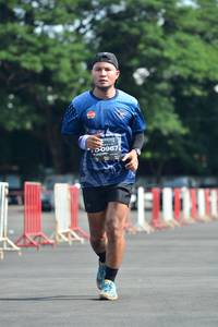 BIB: 0967
                            <button type="button" onclick="openModal(5171665)" class="btn btn-primary btn-sm float-right btn-popup" data-toggle="modal" data-target=".modal-high-quality">
                        <i class="fas fa-shopping-cart"></i> Add to Cart
                    </button>
                                            <button type="button" onclick="isThisMe(5171665, true)" class="btn btn-success btn-sm float-right btn-popup btn-isme hidden" data-toggle="tooltip" data-placement="bottom" title="นี่คือรูปของคุณใช่ไหม คลิกที่นี่เพื่อเอาเข้าอัลบั้ม">
                        <i class="fas fa-plus"></i> Add to album
                    </button>
                    <button type="button" onclick="isThisMe(5171665, false)" class="btn btn-warning btn-sm float-right btn-popup btn-isnotme hidden">
                        <i class="fas fa-ban"></i> Remove from album
                    </button>