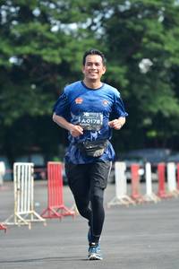 BIB: 0178
                            <button type="button" onclick="openModal(5170079)" class="btn btn-primary btn-sm float-right btn-popup" data-toggle="modal" data-target=".modal-high-quality">
                        <i class="fas fa-shopping-cart"></i> Add to Cart
                    </button>
                                            <button type="button" onclick="isThisMe(5170079, true)" class="btn btn-success btn-sm float-right btn-popup btn-isme hidden" data-toggle="tooltip" data-placement="bottom" title="นี่คือรูปของคุณใช่ไหม คลิกที่นี่เพื่อเอาเข้าอัลบั้ม">
                        <i class="fas fa-plus"></i> Add to album
                    </button>
                    <button type="button" onclick="isThisMe(5170079, false)" class="btn btn-warning btn-sm float-right btn-popup btn-isnotme hidden">
                        <i class="fas fa-ban"></i> Remove from album
                    </button>