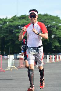 BIB: 0961
                            <button type="button" onclick="openModal(5167846)" class="btn btn-primary btn-sm float-right btn-popup" data-toggle="modal" data-target=".modal-high-quality">
                        <i class="fas fa-shopping-cart"></i> Add to Cart
                    </button>
                                            <button type="button" onclick="isThisMe(5167846, true)" class="btn btn-success btn-sm float-right btn-popup btn-isme hidden" data-toggle="tooltip" data-placement="bottom" title="นี่คือรูปของคุณใช่ไหม คลิกที่นี่เพื่อเอาเข้าอัลบั้ม">
                        <i class="fas fa-plus"></i> Add to album
                    </button>
                    <button type="button" onclick="isThisMe(5167846, false)" class="btn btn-warning btn-sm float-right btn-popup btn-isnotme hidden">
                        <i class="fas fa-ban"></i> Remove from album
                    </button>