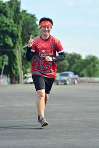 BIB: 038
                            <button type="button" onclick="openModal(5165644)" class="btn btn-primary btn-sm float-right btn-popup" data-toggle="modal" data-target=".modal-high-quality">
                        <i class="fas fa-shopping-cart"></i> Add to Cart
                    </button>
                                            <button type="button" onclick="isThisMe(5165644, true)" class="btn btn-success btn-sm float-right btn-popup btn-isme hidden" data-toggle="tooltip" data-placement="bottom" title="นี่คือรูปของคุณใช่ไหม คลิกที่นี่เพื่อเอาเข้าอัลบั้ม">
                        <i class="fas fa-plus"></i> Add to album
                    </button>
                    <button type="button" onclick="isThisMe(5165644, false)" class="btn btn-warning btn-sm float-right btn-popup btn-isnotme hidden">
                        <i class="fas fa-ban"></i> Remove from album
                    </button>