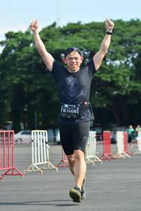 BIB: 1105
                            <button type="button" onclick="openModal(5170974)" class="btn btn-primary btn-sm float-right btn-popup" data-toggle="modal" data-target=".modal-high-quality">
                        <i class="fas fa-shopping-cart"></i> Add to Cart
                    </button>
                                            <button type="button" onclick="isThisMe(5170974, true)" class="btn btn-success btn-sm float-right btn-popup btn-isme hidden" data-toggle="tooltip" data-placement="bottom" title="นี่คือรูปของคุณใช่ไหม คลิกที่นี่เพื่อเอาเข้าอัลบั้ม">
                        <i class="fas fa-plus"></i> Add to album
                    </button>
                    <button type="button" onclick="isThisMe(5170974, false)" class="btn btn-warning btn-sm float-right btn-popup btn-isnotme hidden">
                        <i class="fas fa-ban"></i> Remove from album
                    </button>