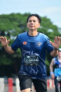 BIB: 0624
                            <button type="button" onclick="openModal(5168520)" class="btn btn-primary btn-sm float-right btn-popup" data-toggle="modal" data-target=".modal-high-quality">
                        <i class="fas fa-shopping-cart"></i> Add to Cart
                    </button>
                                            <button type="button" onclick="isThisMe(5168520, true)" class="btn btn-success btn-sm float-right btn-popup btn-isme hidden" data-toggle="tooltip" data-placement="bottom" title="นี่คือรูปของคุณใช่ไหม คลิกที่นี่เพื่อเอาเข้าอัลบั้ม">
                        <i class="fas fa-plus"></i> Add to album
                    </button>
                    <button type="button" onclick="isThisMe(5168520, false)" class="btn btn-warning btn-sm float-right btn-popup btn-isnotme hidden">
                        <i class="fas fa-ban"></i> Remove from album
                    </button>