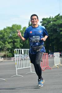 BIB: 0178
                            <button type="button" onclick="openModal(5170122)" class="btn btn-primary btn-sm float-right btn-popup" data-toggle="modal" data-target=".modal-high-quality">
                        <i class="fas fa-shopping-cart"></i> Add to Cart
                    </button>
                                            <button type="button" onclick="isThisMe(5170122, true)" class="btn btn-success btn-sm float-right btn-popup btn-isme hidden" data-toggle="tooltip" data-placement="bottom" title="นี่คือรูปของคุณใช่ไหม คลิกที่นี่เพื่อเอาเข้าอัลบั้ม">
                        <i class="fas fa-plus"></i> Add to album
                    </button>
                    <button type="button" onclick="isThisMe(5170122, false)" class="btn btn-warning btn-sm float-right btn-popup btn-isnotme hidden">
                        <i class="fas fa-ban"></i> Remove from album
                    </button>