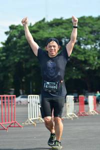 BIB: 1105, 
                            <button type="button" onclick="openModal(5170975)" class="btn btn-primary btn-sm float-right btn-popup" data-toggle="modal" data-target=".modal-high-quality">
                        <i class="fas fa-shopping-cart"></i> Add to Cart
                    </button>
                                            <button type="button" onclick="isThisMe(5170975, true)" class="btn btn-success btn-sm float-right btn-popup btn-isme hidden" data-toggle="tooltip" data-placement="bottom" title="นี่คือรูปของคุณใช่ไหม คลิกที่นี่เพื่อเอาเข้าอัลบั้ม">
                        <i class="fas fa-plus"></i> Add to album
                    </button>
                    <button type="button" onclick="isThisMe(5170975, false)" class="btn btn-warning btn-sm float-right btn-popup btn-isnotme hidden">
                        <i class="fas fa-ban"></i> Remove from album
                    </button>