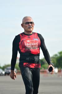 BIB: 0337
                            <button type="button" onclick="openModal(5164502)" class="btn btn-primary btn-sm float-right btn-popup" data-toggle="modal" data-target=".modal-high-quality">
                        <i class="fas fa-shopping-cart"></i> Add to Cart
                    </button>
                                            <button type="button" onclick="isThisMe(5164502, true)" class="btn btn-success btn-sm float-right btn-popup btn-isme hidden" data-toggle="tooltip" data-placement="bottom" title="นี่คือรูปของคุณใช่ไหม คลิกที่นี่เพื่อเอาเข้าอัลบั้ม">
                        <i class="fas fa-plus"></i> Add to album
                    </button>
                    <button type="button" onclick="isThisMe(5164502, false)" class="btn btn-warning btn-sm float-right btn-popup btn-isnotme hidden">
                        <i class="fas fa-ban"></i> Remove from album
                    </button>