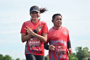 BIB: 0232, 0233
                            <button type="button" onclick="openModal(5171039)" class="btn btn-primary btn-sm float-right btn-popup" data-toggle="modal" data-target=".modal-high-quality">
                        <i class="fas fa-shopping-cart"></i> Add to Cart
                    </button>
                                            <button type="button" onclick="isThisMe(5171039, true)" class="btn btn-success btn-sm float-right btn-popup btn-isme hidden" data-toggle="tooltip" data-placement="bottom" title="นี่คือรูปของคุณใช่ไหม คลิกที่นี่เพื่อเอาเข้าอัลบั้ม">
                        <i class="fas fa-plus"></i> Add to album
                    </button>
                    <button type="button" onclick="isThisMe(5171039, false)" class="btn btn-warning btn-sm float-right btn-popup btn-isnotme hidden">
                        <i class="fas fa-ban"></i> Remove from album
                    </button>