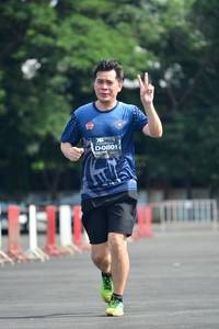 BIB: 0801
                            <button type="button" onclick="openModal(5171184)" class="btn btn-primary btn-sm float-right btn-popup" data-toggle="modal" data-target=".modal-high-quality">
                        <i class="fas fa-shopping-cart"></i> Add to Cart
                    </button>
                                            <button type="button" onclick="isThisMe(5171184, true)" class="btn btn-success btn-sm float-right btn-popup btn-isme hidden" data-toggle="tooltip" data-placement="bottom" title="นี่คือรูปของคุณใช่ไหม คลิกที่นี่เพื่อเอาเข้าอัลบั้ม">
                        <i class="fas fa-plus"></i> Add to album
                    </button>
                    <button type="button" onclick="isThisMe(5171184, false)" class="btn btn-warning btn-sm float-right btn-popup btn-isnotme hidden">
                        <i class="fas fa-ban"></i> Remove from album
                    </button>