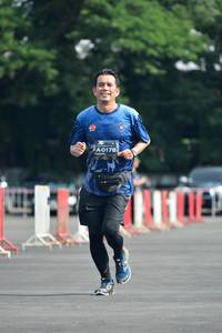 BIB: 0178
                            <button type="button" onclick="openModal(5170108)" class="btn btn-primary btn-sm float-right btn-popup" data-toggle="modal" data-target=".modal-high-quality">
                        <i class="fas fa-shopping-cart"></i> Add to Cart
                    </button>
                                            <button type="button" onclick="isThisMe(5170108, true)" class="btn btn-success btn-sm float-right btn-popup btn-isme hidden" data-toggle="tooltip" data-placement="bottom" title="นี่คือรูปของคุณใช่ไหม คลิกที่นี่เพื่อเอาเข้าอัลบั้ม">
                        <i class="fas fa-plus"></i> Add to album
                    </button>
                    <button type="button" onclick="isThisMe(5170108, false)" class="btn btn-warning btn-sm float-right btn-popup btn-isnotme hidden">
                        <i class="fas fa-ban"></i> Remove from album
                    </button>