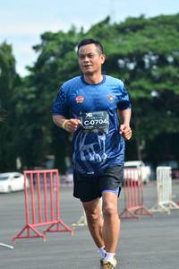 BIB: 0704
                            <button type="button" onclick="openModal(5172353)" class="btn btn-primary btn-sm float-right btn-popup" data-toggle="modal" data-target=".modal-high-quality">
                        <i class="fas fa-shopping-cart"></i> Add to Cart
                    </button>
                                            <button type="button" onclick="isThisMe(5172353, true)" class="btn btn-success btn-sm float-right btn-popup btn-isme hidden" data-toggle="tooltip" data-placement="bottom" title="นี่คือรูปของคุณใช่ไหม คลิกที่นี่เพื่อเอาเข้าอัลบั้ม">
                        <i class="fas fa-plus"></i> Add to album
                    </button>
                    <button type="button" onclick="isThisMe(5172353, false)" class="btn btn-warning btn-sm float-right btn-popup btn-isnotme hidden">
                        <i class="fas fa-ban"></i> Remove from album
                    </button>