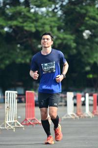 BIB: 0369
                            <button type="button" onclick="openModal(5170904)" class="btn btn-primary btn-sm float-right btn-popup" data-toggle="modal" data-target=".modal-high-quality">
                        <i class="fas fa-shopping-cart"></i> Add to Cart
                    </button>
                                            <button type="button" onclick="isThisMe(5170904, true)" class="btn btn-success btn-sm float-right btn-popup btn-isme hidden" data-toggle="tooltip" data-placement="bottom" title="นี่คือรูปของคุณใช่ไหม คลิกที่นี่เพื่อเอาเข้าอัลบั้ม">
                        <i class="fas fa-plus"></i> Add to album
                    </button>
                    <button type="button" onclick="isThisMe(5170904, false)" class="btn btn-warning btn-sm float-right btn-popup btn-isnotme hidden">
                        <i class="fas fa-ban"></i> Remove from album
                    </button>