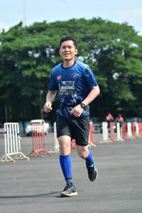 BIB: 0398
                            <button type="button" onclick="openModal(5170763)" class="btn btn-primary btn-sm float-right btn-popup" data-toggle="modal" data-target=".modal-high-quality">
                        <i class="fas fa-shopping-cart"></i> Add to Cart
                    </button>
                                            <button type="button" onclick="isThisMe(5170763, true)" class="btn btn-success btn-sm float-right btn-popup btn-isme hidden" data-toggle="tooltip" data-placement="bottom" title="นี่คือรูปของคุณใช่ไหม คลิกที่นี่เพื่อเอาเข้าอัลบั้ม">
                        <i class="fas fa-plus"></i> Add to album
                    </button>
                    <button type="button" onclick="isThisMe(5170763, false)" class="btn btn-warning btn-sm float-right btn-popup btn-isnotme hidden">
                        <i class="fas fa-ban"></i> Remove from album
                    </button>