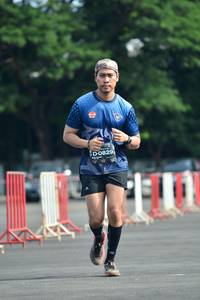 BIB: 0829
                            <button type="button" onclick="openModal(5167534)" class="btn btn-primary btn-sm float-right btn-popup" data-toggle="modal" data-target=".modal-high-quality">
                        <i class="fas fa-shopping-cart"></i> Add to Cart
                    </button>
                                            <button type="button" onclick="isThisMe(5167534, true)" class="btn btn-success btn-sm float-right btn-popup btn-isme hidden" data-toggle="tooltip" data-placement="bottom" title="นี่คือรูปของคุณใช่ไหม คลิกที่นี่เพื่อเอาเข้าอัลบั้ม">
                        <i class="fas fa-plus"></i> Add to album
                    </button>
                    <button type="button" onclick="isThisMe(5167534, false)" class="btn btn-warning btn-sm float-right btn-popup btn-isnotme hidden">
                        <i class="fas fa-ban"></i> Remove from album
                    </button>