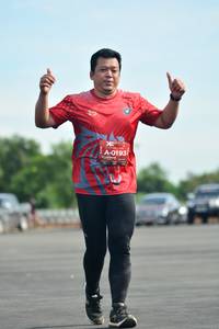 BIB: 0193
                            <button type="button" onclick="openModal(5164925)" class="btn btn-primary btn-sm float-right btn-popup" data-toggle="modal" data-target=".modal-high-quality">
                        <i class="fas fa-shopping-cart"></i> Add to Cart
                    </button>
                                            <button type="button" onclick="isThisMe(5164925, true)" class="btn btn-success btn-sm float-right btn-popup btn-isme hidden" data-toggle="tooltip" data-placement="bottom" title="นี่คือรูปของคุณใช่ไหม คลิกที่นี่เพื่อเอาเข้าอัลบั้ม">
                        <i class="fas fa-plus"></i> Add to album
                    </button>
                    <button type="button" onclick="isThisMe(5164925, false)" class="btn btn-warning btn-sm float-right btn-popup btn-isnotme hidden">
                        <i class="fas fa-ban"></i> Remove from album
                    </button>