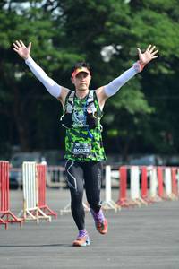 BIB: 0323
                            <button type="button" onclick="openModal(5171777)" class="btn btn-primary btn-sm float-right btn-popup" data-toggle="modal" data-target=".modal-high-quality">
                        <i class="fas fa-shopping-cart"></i> Add to Cart
                    </button>
                                            <button type="button" onclick="isThisMe(5171777, true)" class="btn btn-success btn-sm float-right btn-popup btn-isme hidden" data-toggle="tooltip" data-placement="bottom" title="นี่คือรูปของคุณใช่ไหม คลิกที่นี่เพื่อเอาเข้าอัลบั้ม">
                        <i class="fas fa-plus"></i> Add to album
                    </button>
                    <button type="button" onclick="isThisMe(5171777, false)" class="btn btn-warning btn-sm float-right btn-popup btn-isnotme hidden">
                        <i class="fas fa-ban"></i> Remove from album
                    </button>