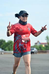 BIB: 0033
                            <button type="button" onclick="openModal(5165623)" class="btn btn-primary btn-sm float-right btn-popup" data-toggle="modal" data-target=".modal-high-quality">
                        <i class="fas fa-shopping-cart"></i> Add to Cart
                    </button>
                                            <button type="button" onclick="isThisMe(5165623, true)" class="btn btn-success btn-sm float-right btn-popup btn-isme hidden" data-toggle="tooltip" data-placement="bottom" title="นี่คือรูปของคุณใช่ไหม คลิกที่นี่เพื่อเอาเข้าอัลบั้ม">
                        <i class="fas fa-plus"></i> Add to album
                    </button>
                    <button type="button" onclick="isThisMe(5165623, false)" class="btn btn-warning btn-sm float-right btn-popup btn-isnotme hidden">
                        <i class="fas fa-ban"></i> Remove from album
                    </button>