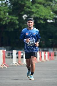 BIB: 0967
                            <button type="button" onclick="openModal(5171682)" class="btn btn-primary btn-sm float-right btn-popup" data-toggle="modal" data-target=".modal-high-quality">
                        <i class="fas fa-shopping-cart"></i> Add to Cart
                    </button>
                                            <button type="button" onclick="isThisMe(5171682, true)" class="btn btn-success btn-sm float-right btn-popup btn-isme hidden" data-toggle="tooltip" data-placement="bottom" title="นี่คือรูปของคุณใช่ไหม คลิกที่นี่เพื่อเอาเข้าอัลบั้ม">
                        <i class="fas fa-plus"></i> Add to album
                    </button>
                    <button type="button" onclick="isThisMe(5171682, false)" class="btn btn-warning btn-sm float-right btn-popup btn-isnotme hidden">
                        <i class="fas fa-ban"></i> Remove from album
                    </button>