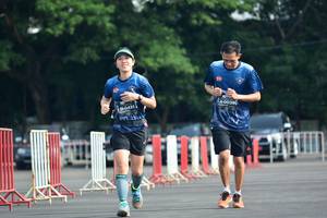 BIB: 0039, 0431
                            <button type="button" onclick="openModal(5164954)" class="btn btn-primary btn-sm float-right btn-popup" data-toggle="modal" data-target=".modal-high-quality">
                        <i class="fas fa-shopping-cart"></i> Add to Cart
                    </button>
                                            <button type="button" onclick="isThisMe(5164954, true)" class="btn btn-success btn-sm float-right btn-popup btn-isme hidden" data-toggle="tooltip" data-placement="bottom" title="นี่คือรูปของคุณใช่ไหม คลิกที่นี่เพื่อเอาเข้าอัลบั้ม">
                        <i class="fas fa-plus"></i> Add to album
                    </button>
                    <button type="button" onclick="isThisMe(5164954, false)" class="btn btn-warning btn-sm float-right btn-popup btn-isnotme hidden">
                        <i class="fas fa-ban"></i> Remove from album
                    </button>