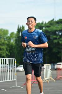 BIB: 0039
                            <button type="button" onclick="openModal(5164963)" class="btn btn-primary btn-sm float-right btn-popup" data-toggle="modal" data-target=".modal-high-quality">
                        <i class="fas fa-shopping-cart"></i> Add to Cart
                    </button>
                                            <button type="button" onclick="isThisMe(5164963, true)" class="btn btn-success btn-sm float-right btn-popup btn-isme hidden" data-toggle="tooltip" data-placement="bottom" title="นี่คือรูปของคุณใช่ไหม คลิกที่นี่เพื่อเอาเข้าอัลบั้ม">
                        <i class="fas fa-plus"></i> Add to album
                    </button>
                    <button type="button" onclick="isThisMe(5164963, false)" class="btn btn-warning btn-sm float-right btn-popup btn-isnotme hidden">
                        <i class="fas fa-ban"></i> Remove from album
                    </button>