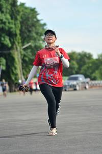 BIB: 0130
                            <button type="button" onclick="openModal(5164602)" class="btn btn-primary btn-sm float-right btn-popup" data-toggle="modal" data-target=".modal-high-quality">
                        <i class="fas fa-shopping-cart"></i> Add to Cart
                    </button>
                                            <button type="button" onclick="isThisMe(5164602, true)" class="btn btn-success btn-sm float-right btn-popup btn-isme hidden" data-toggle="tooltip" data-placement="bottom" title="นี่คือรูปของคุณใช่ไหม คลิกที่นี่เพื่อเอาเข้าอัลบั้ม">
                        <i class="fas fa-plus"></i> Add to album
                    </button>
                    <button type="button" onclick="isThisMe(5164602, false)" class="btn btn-warning btn-sm float-right btn-popup btn-isnotme hidden">
                        <i class="fas fa-ban"></i> Remove from album
                    </button>