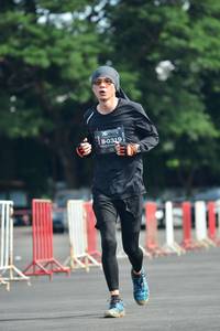 BIB: 0319
                            <button type="button" onclick="openModal(5170886)" class="btn btn-primary btn-sm float-right btn-popup" data-toggle="modal" data-target=".modal-high-quality">
                        <i class="fas fa-shopping-cart"></i> Add to Cart
                    </button>
                                            <button type="button" onclick="isThisMe(5170886, true)" class="btn btn-success btn-sm float-right btn-popup btn-isme hidden" data-toggle="tooltip" data-placement="bottom" title="นี่คือรูปของคุณใช่ไหม คลิกที่นี่เพื่อเอาเข้าอัลบั้ม">
                        <i class="fas fa-plus"></i> Add to album
                    </button>
                    <button type="button" onclick="isThisMe(5170886, false)" class="btn btn-warning btn-sm float-right btn-popup btn-isnotme hidden">
                        <i class="fas fa-ban"></i> Remove from album
                    </button>